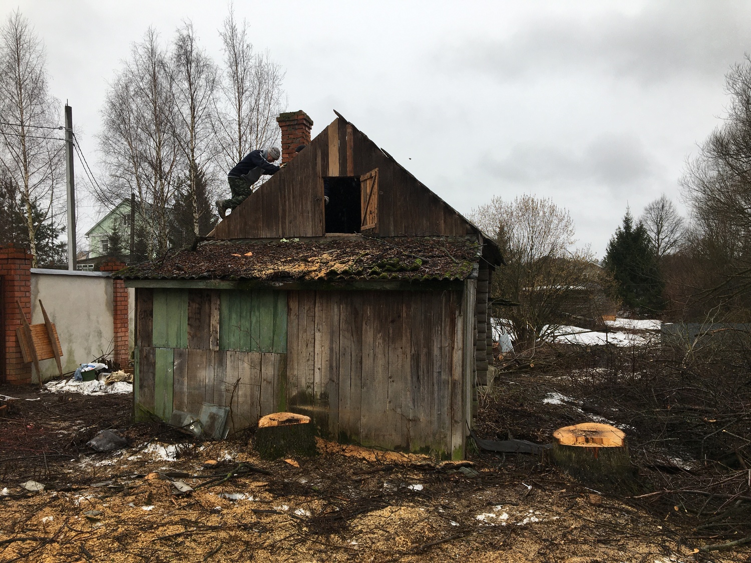 🏚️ Демонтаж сарая на даче и вывоз | Сколько стоит снести сарай в  Московской области